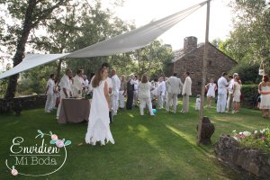 La boda rústica e ibicenca de Abi y Garret en Guadalajara